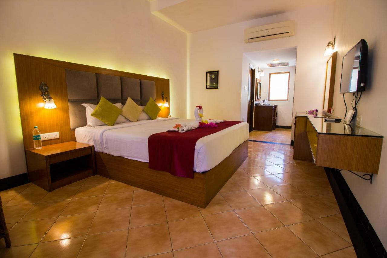 Shikara Beach Resort Cavelossim Dış mekan fotoğraf